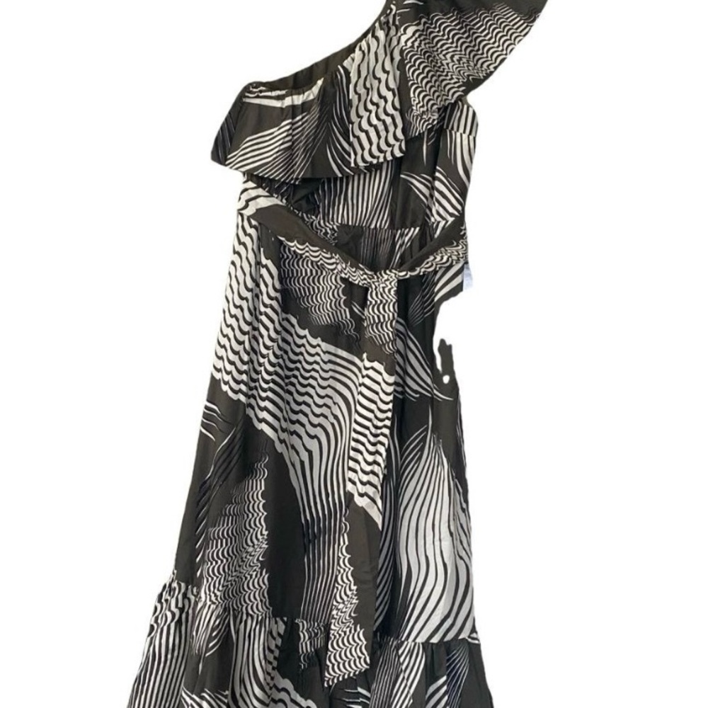 Express Olive and White One-Shoulder Maxi Dress - Picture 4 of 16